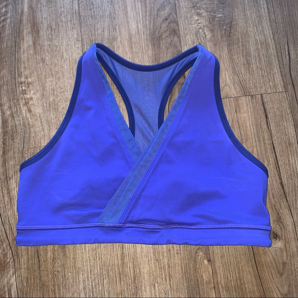 Gently used women’s Lululemon bra